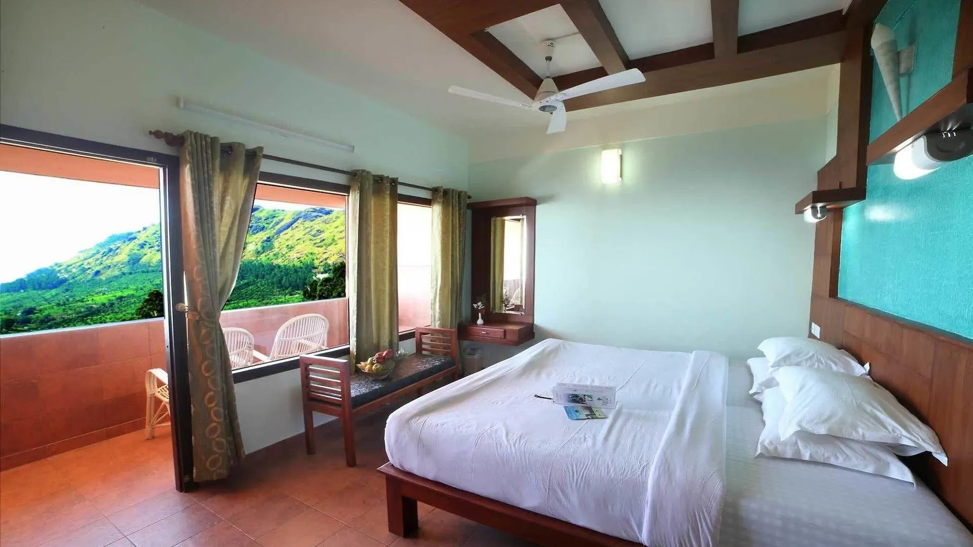 Shamrock Hotel Devikolam India